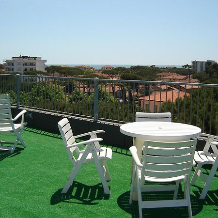Hotel Mediterraneo Marina di Pietrasanta Exterior foto