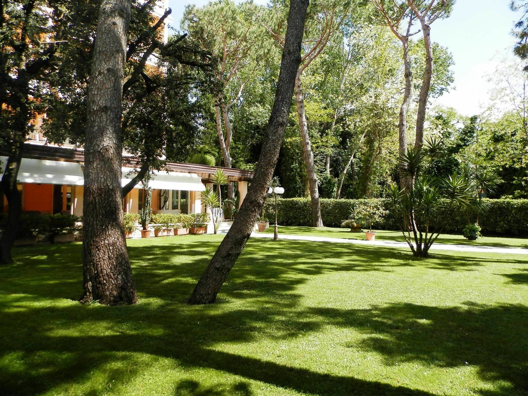 Hotel Mediterraneo Marina di Pietrasanta Exterior foto