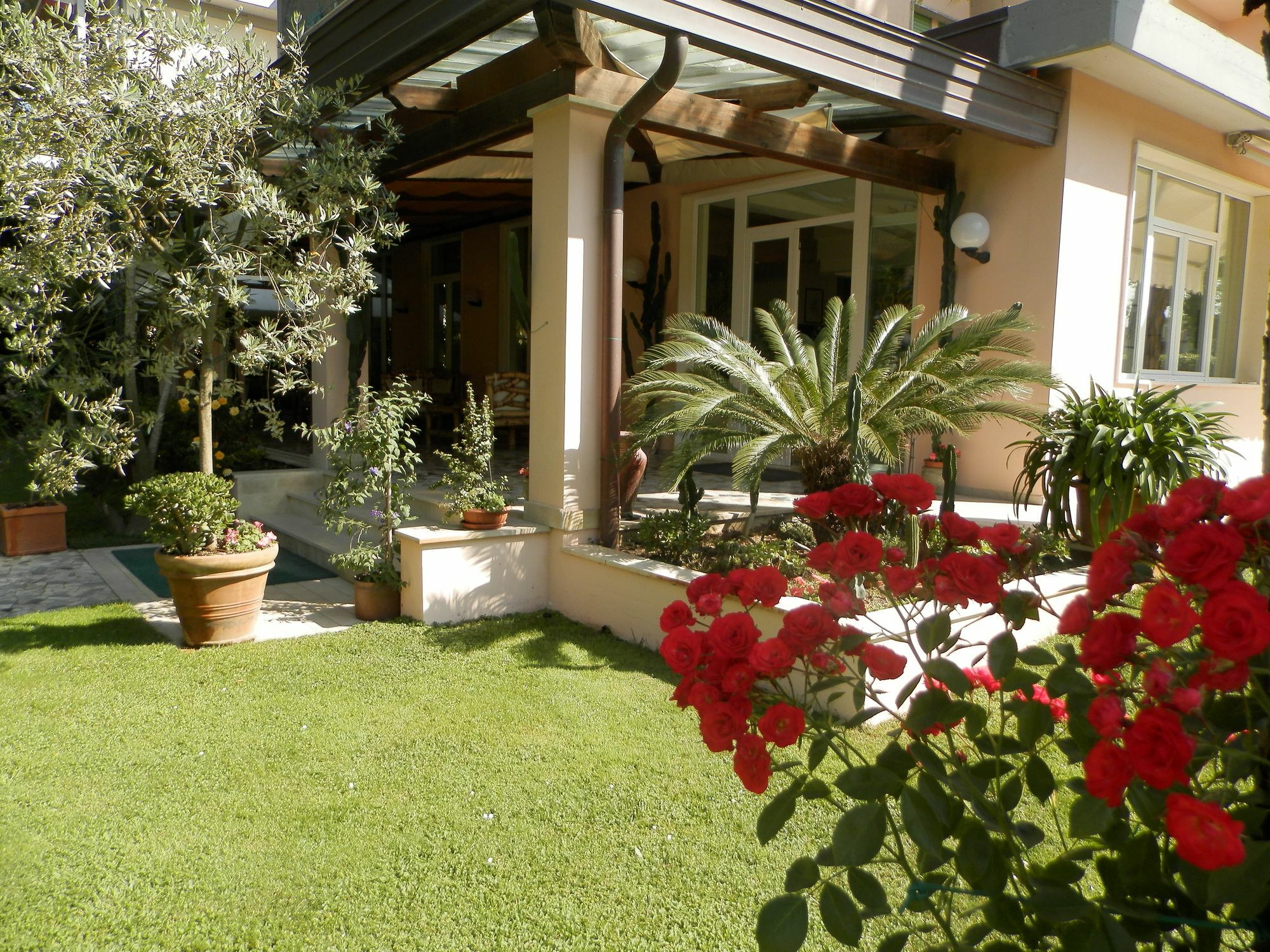 Hotel Mediterraneo Marina di Pietrasanta Exterior foto